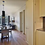 Five Stars 8 Building Отель