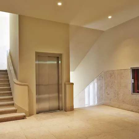 Five Stars 8 Building Hotel 4*