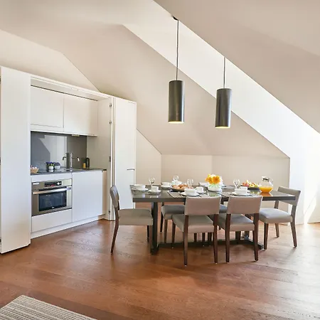 Five Stars 8 Building Hotel 4*