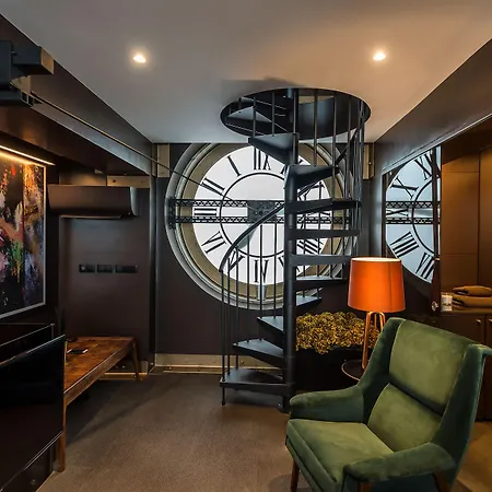 Hotel Five Stars 8 Building Lisbona