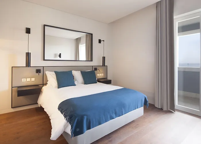 Five Stars 8 Building Hotel