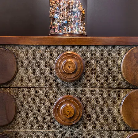 Hotel Five Stars 8 Building