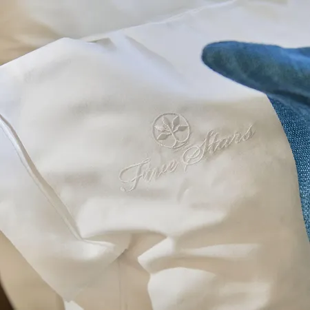 Five Stars 8 Building Hotel 4*